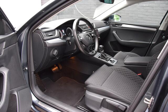 Skoda SUPERB Combi 1.5 TSI 150PK ACT Business Edition DSG Automaat | Org. NL | BOVAG Garantie | Trekhaak | Apple Carplay/Android Auto | Full LED | PDC Achter | Cruise&Climate Control |