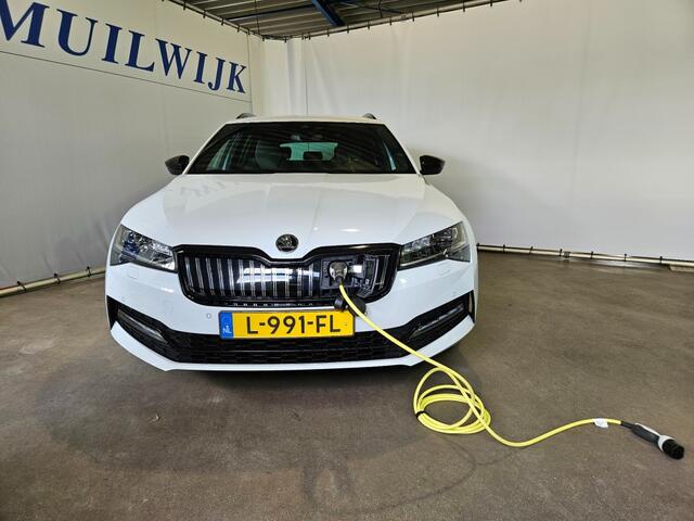 Skoda SUPERB Combi 1.4 TSI iV Sportline Business / Trekhaak / NL Auto