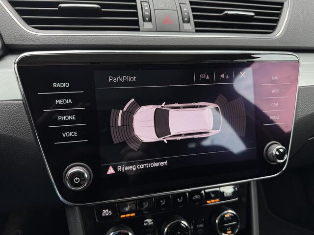 Skoda SUPERB Combi 1.4 TSI ACT Ambition Business PANO | TREKHAAK | XENON | STOELVERWARMING