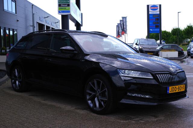 Skoda SUPERB Combi 1.4 TSI iV Sportline BNS 218 PK PHEV, Panoramadak, Trekhaak, DCC, 360 Camera, Canton Sound, 4 x Stoelverwarming