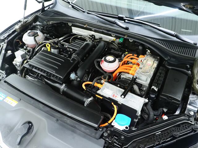 Skoda SUPERB Combi 1.4 TSI iV 218PK | Keyless | Camera | DAB | Cruise | Stoelverwarming | LED | Carplay