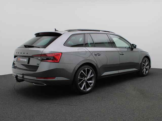 Skoda SUPERB Combi 1.4 TSI iV Sportline Business 218PK DSG Pano-Schuifdak, Adaptieve Cruise Controle, 360gr. Camera, Verwarmbare voorstoelen en achterbank, Memorystoel, Virtual Pedal, Keyless, Side Assist, Trekhaak, 19" LM Velgen