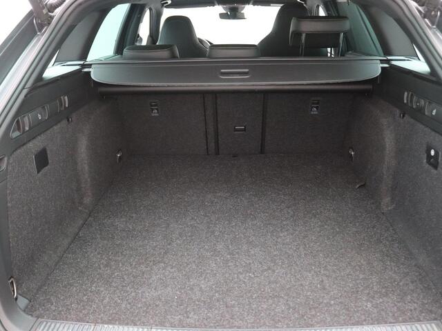 Skoda SUPERB Combi 1.4 TSI iV Sportline Business 218PK DSG Pano-Schuifdak, Adaptieve Cruise Controle, 360gr. Camera, Verwarmbare voorstoelen en achterbank, Memorystoel, Virtual Pedal, Keyless, Side Assist, Trekhaak, 19" LM Velgen