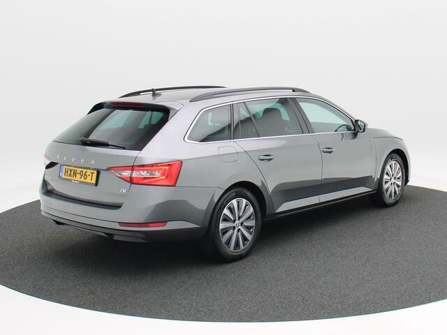 Skoda SUPERB Combi 1.4 TSI 218 Pk iV Business Edition Plus | Adaptive Cruise | Carplay | Sensoren | Stoel Verwarming | Climate Control | 17 Inch | 95.827 Km!!