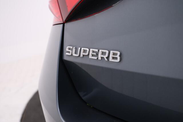 Skoda SUPERB Combi 1.4 TSI iV Business Edition Navigatie, Climate, Lmv,