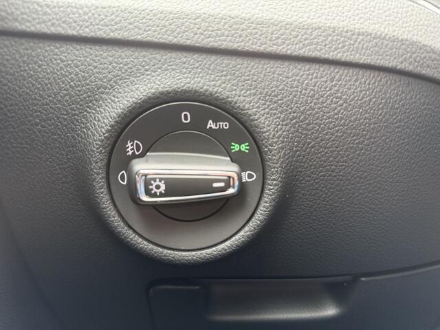 Skoda SUPERB Combi BWJ 2023 1.4 TSI iV 157 PK Business Edition Plus TREKHAAK / APPLE CARPLAY / ANDROID AUTO / NAVI / CLIMA / ADAPTIVE CRUISE / ELEKTRISCHE STOEL / STOELVERW. / STUURVERW. / HALF LEDER / DAB / CAMERA / KEYLESS / LMV / PDC