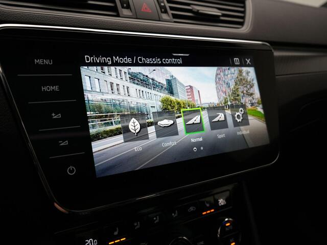 Skoda SUPERB Combi 1.4 TSI iV 218 pk DSG Sportline Business | Panoramadak | Trekhaak | Dynamic Chassis Control | Standkachel | Rondomzicht camera | Side Assist | 19 inch