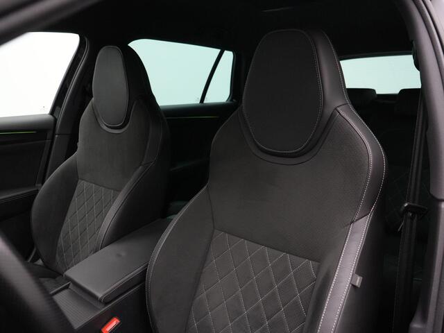 Skoda SUPERB Combi 1.4 TSI iV 218 pk DSG Sportline Business | Trekhaak | Adaptief onderstel (DCC) | Matrix LED | Geheugenstoel | Achteruitrijcamera