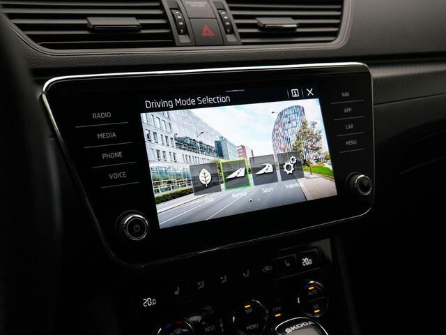 Skoda SUPERB Combi 1.4 TSI iV 218 pk DSG Sportline Business | Trekhaak | Adaptief onderstel (DCC) | Matrix LED | Geheugenstoel | Achteruitrijcamera