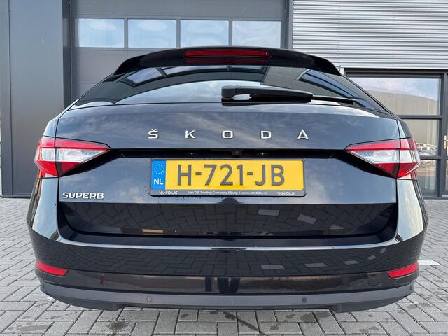 Skoda SUPERB Combi 1.5 TSI ACT 150PK BNS Edition Automaat ?Virtual Cockpit ?Navigatie Full Map ?Camera ?Apple Carplay & Android Auto ?Comfortstoelen met geheugen ?Elektrische A.Klep ?Climate ?Cruise ?Stoelverwarming ?Parkeersensoren ?Lichtmetaal 17" ?Trekhaak