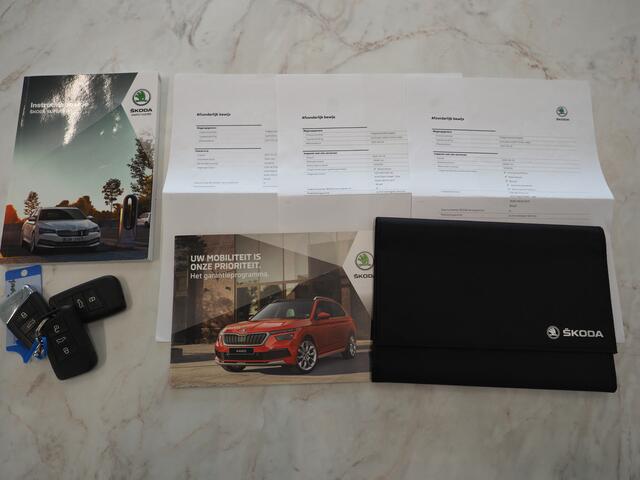 Skoda SUPERB Combi 1.4 TSI iV Sportline 218PK | Panoramadak | Trekhaak | Sportstoelen | Camera | Keyless | Carplay