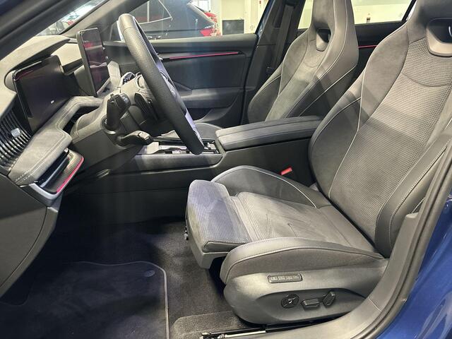 Skoda SUPERB Combi 1.5 TSI 204pk DSG PHEV Sportline Business · Panoramadak · Camera · Elek. Trekhaak · Massage · Elek.Voorstoel · 18'' Inch · Garantie t/m 01-07-2029 of 100.000km