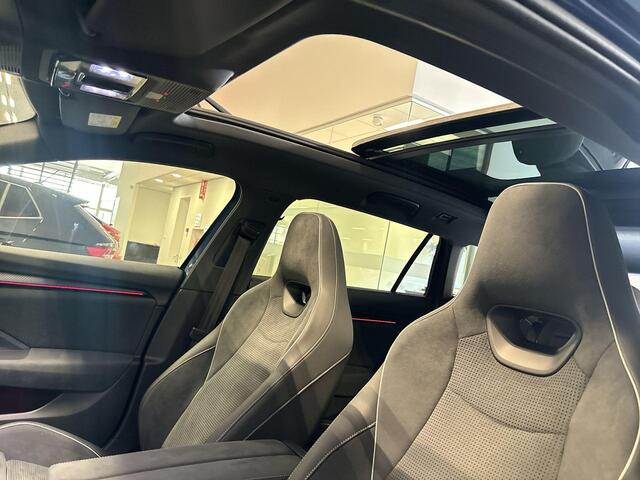 Skoda SUPERB Combi 1.5 TSI 204pk DSG PHEV Sportline Business · Panoramadak · Camera · Elek. Trekhaak · Massage · Elek.Voorstoel · 18'' Inch · Garantie t/m 01-07-2029 of 100.000km