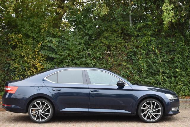 Skoda SUPERB 1.6 TDI Ambition Business | Carplay | Camera | Elekt.stoelen | DAB | Full LED / Xenon | LM-Velgen