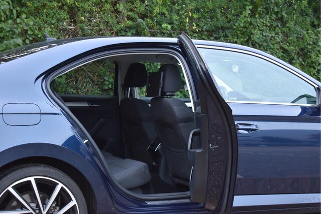 Skoda SUPERB 1.6 TDI Ambition Business | Carplay | Camera | Elekt.stoelen | DAB | Full LED / Xenon | LM-Velgen