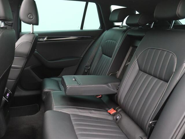 Skoda SUPERB Combi 1.4 TSI iV Laurin & Klement 218PK DSG Pano-Schuifdak, Elektrische Memorystoel, Matrix LED-verlichting, 360gr. Camera, Stoelkoeling, Virtual Pedal, 18" LM Velgen, Adaptieve Cruise Control