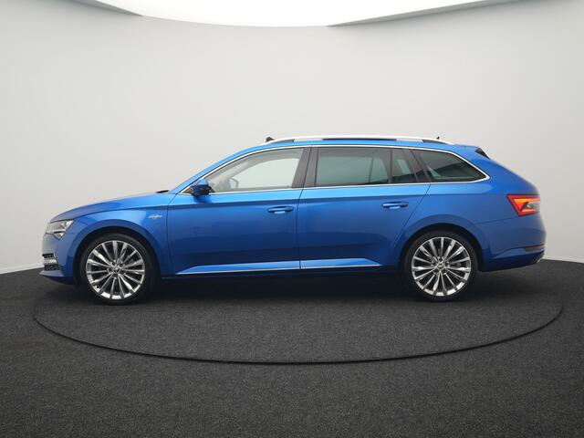 Skoda SUPERB Combi 1.4 TSI iV Laurin & Klement Plug In Hybrid 218pk Dealer O.H PHEV | Panodak | Adaptive Cruise | Lederen Stoelen Memory & Massage & Ventilatie | Canton Audio | Apple Carplay | Stuur & Stoelen Verwarmd | Keyless | Virtual | Navigatie | DAB |