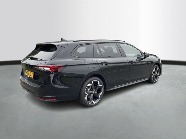 Skoda SUPERB Combi 1.5 TSI eHybrid 204pk PHEV Sportline Business DSG / Navigatie / Stoel+Stuurverwarming / Camera / Trekhaak wegklapbaar