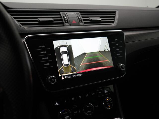 Skoda SUPERB Combi 1.5 TSI 150 pk DSG ACT Sportline Business | Panoramadak | Geheugenstoelen | Rondomzicht camera | Matrix LED | Stuur-/achterbankverwarming