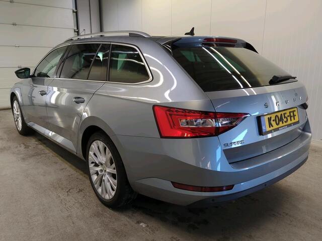 Skoda SUPERB Combi 1.4 TSI iV Business Edition Plus PHEV Airco ECC Navi Carplay Adaptive Cruise 18" LM Velgen Leder/Alcantara Virtual Cockpit El Achterklep Full LED Stoelverwarming