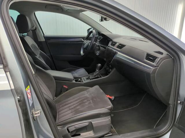 Skoda SUPERB Combi 1.4 TSI iV Business Edition Plus PHEV Airco ECC Navi Carplay Adaptive Cruise 18" LM Velgen Leder/Alcantara Virtual Cockpit El Achterklep Full LED Stoelverwarming