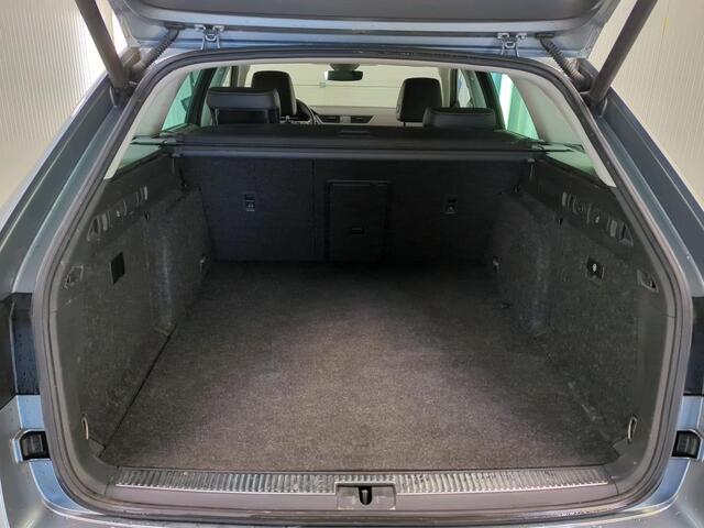 Skoda SUPERB Combi 1.4 TSI iV Business Edition Plus PHEV Airco ECC Navi Carplay Adaptive Cruise 18" LM Velgen Leder/Alcantara Virtual Cockpit El Achterklep Full LED Stoelverwarming