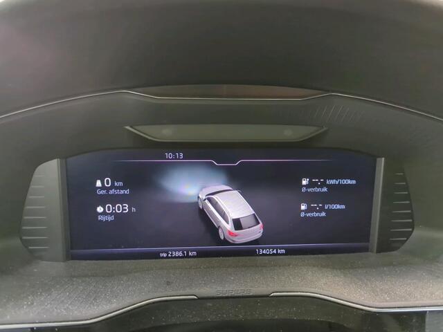 Skoda SUPERB Combi 1.4 TSI iV Business Edition Plus PHEV Airco ECC Navi Carplay Adaptive Cruise 18" LM Velgen Leder/Alcantara Virtual Cockpit El Achterklep Full LED Stoelverwarming