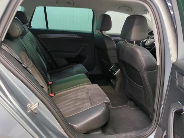 Skoda SUPERB Combi 1.4 TSI iV Business Edition Plus PHEV Airco ECC Navi Carplay Adaptive Cruise 18" LM Velgen Leder/Alcantara Virtual Cockpit El Achterklep Full LED Stoelverwarming