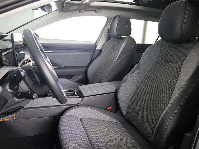 Skoda SUPERB Combi 1.5 TSI PHEV Business Edition 204 PK PHEV | Verlengde garantie | Panorama dak | Trekhaak | 18" Lm velgen |