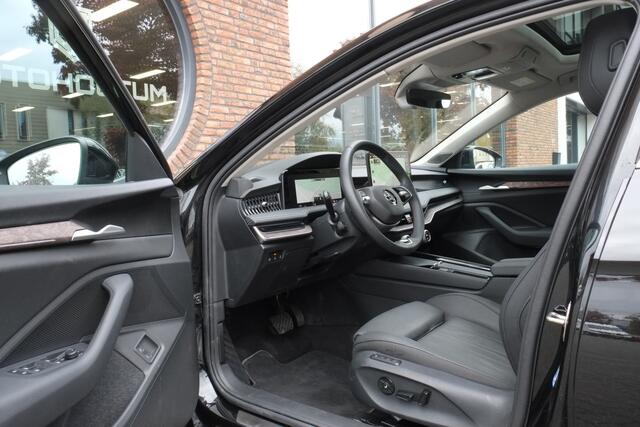 Skoda SUPERB Combi 1.5 TSI iV Laurin & Klement Panoramadak, Trekhaak, Stoelventilatie, 360° Camera