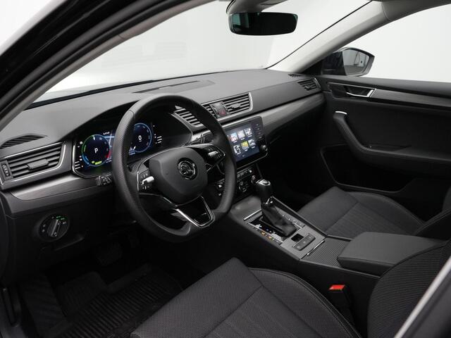 Skoda SUPERB Combi 1.4 TSI iV 218 pk DSG Business Edition Plus | Matrix LED | Geheugenstoel | Stuur-/achterbankverwarming | Achteruitrijcamera | Navigatie