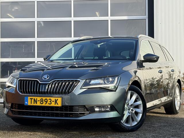 Skoda SUPERB Combi 1.4 TSI ACT Ambition Business 150pk | Apple Carplay/Android Auto | Achteruitrijcamera | Bi-xenon koplampen | Elektrisch glazen panorama-dak | Navigatiesysteem full map | Voorstoelen verwarmd | Zeer ruime auto!