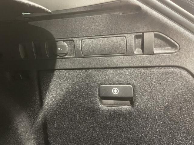 Skoda SUPERB Combi 1.5 TSI 150pk ACT Business Edition Plus DSG7 110kw Carplay / Elektr.A,Klep / Panoramadak / ACC