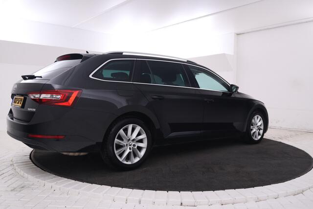 Skoda SUPERB Combi 1.5 TSI ACT Sportline Business Camera, Stoelverwarming, Panorama schuif/kantel, Apple Carplay