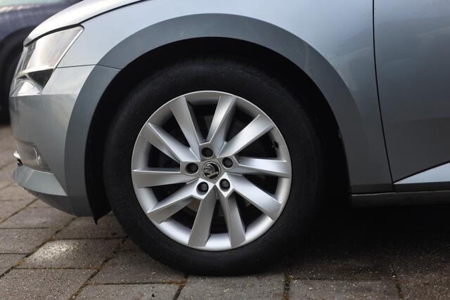 Skoda SUPERB Combi 1.4 TSI ACT AUTOMAAT | NAVI | CARPLAY | TREKHAAK