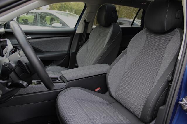 Skoda SUPERB Combi 1.5 TSI 110kW MHEV First Edition Pano/Matrix LED/Keyless/Camera/18"/Elek. klep/Trekhaak wegkl.