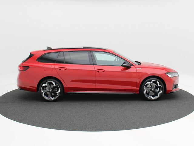 Skoda SUPERB Combi Sportline Business 1.5 TSI PHEV 204 PK | Panoramadak | Trekhaak | Head-up display | Stoelverwarming voor en achter