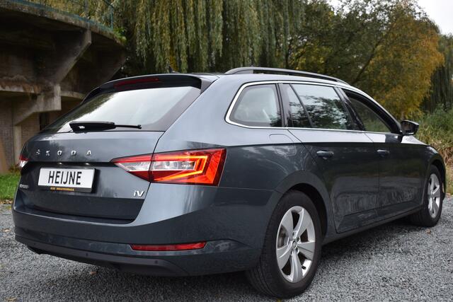Skoda SUPERB Combi iV 218PK DSG HYBRID BUSINESS TREKHAAK/NAVI/VIRTUAL