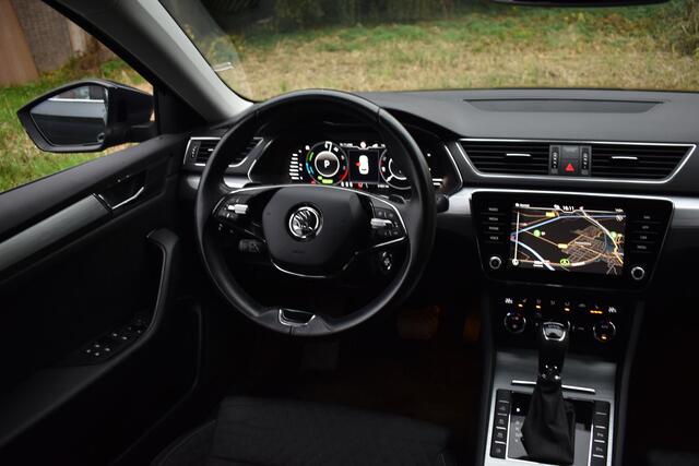 Skoda SUPERB Combi iV 218PK DSG HYBRID BUSINESS TREKHAAK/NAVI/VIRTUAL