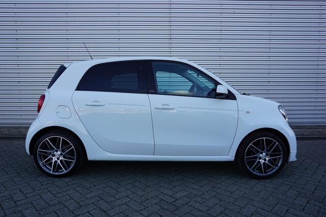 Smart FORFOUR 1.0 T BRABUS AUTOMAAT 1e Eigenaar / Navi / Cruise / Camera / NAP