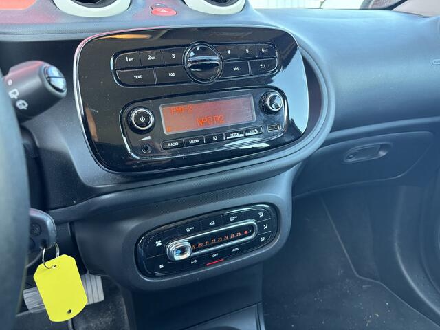 Smart FORFOUR 1.0 Pure CLIMA / / CRUISE / BLUETOOTH / ELEK RAMEN / NL-AUTO