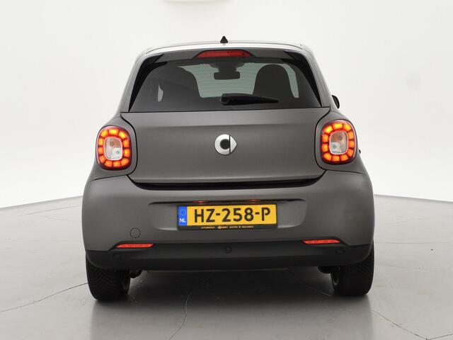 Smart FORFOUR 1.0 PASSION MAT GRIJS + PANORAMADAK | NAVIGATIE | CLIMATE | CRUISE | LMV | PRIVACY GLASS