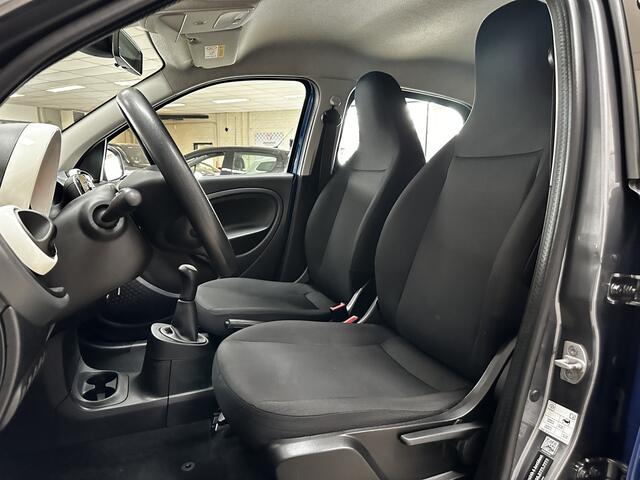 Smart FORFOUR 1.0 Business Solution/ 15'' LMV/ Clima/ Cruise/ Elek. pakket/ Isofix/ Bluetooth/ Multi. Stuur/ AUX & USB/ LED Dagrijverl.