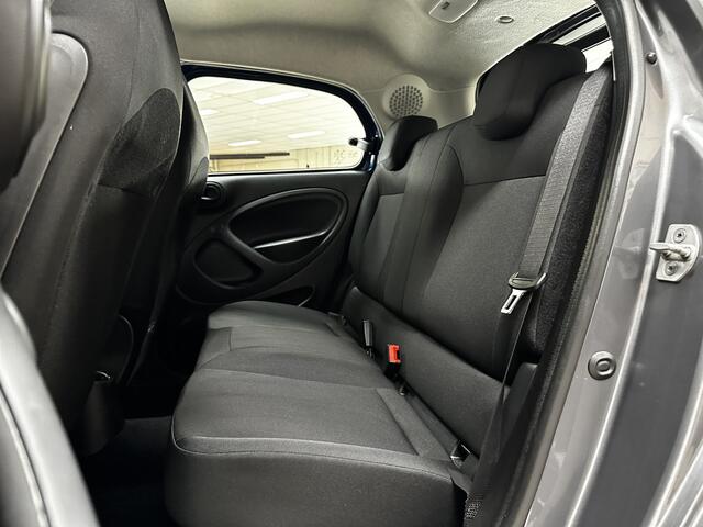 Smart FORFOUR 1.0 Business Solution/ 15'' LMV/ Clima/ Cruise/ Elek. pakket/ Isofix/ Bluetooth/ Multi. Stuur/ AUX & USB/ LED Dagrijverl.