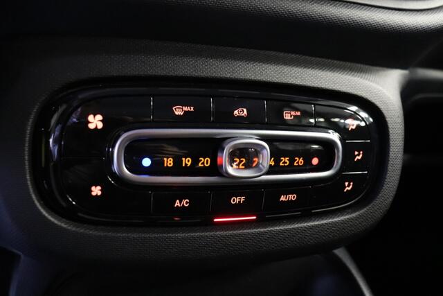 Smart FORTWO EQ Comfort 60KW | A/C Climate | Cruise | Stoel verw. | ¤ 10.950,- Incl. BTW