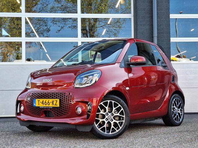 Smart FORTWO EQ cabriolet | Leder Zwart | Comfort Plus Pakket | Winter Pakket | JBL Soundsystem | LED Koplampen | Regensensor | Lichtsensor | Achteruitrijcamera | Sfeerverlichting | Stoelverwarming | Stuurverwarming | Cruise Control | Parkeersensoren Achter