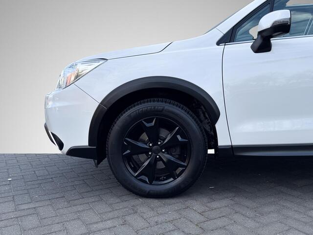 Subaru FORESTER 2.0 Premium | Trekhaak Afneembaar | Panoramadak | Navigatie | Camera | Leder | Stoelverwarming | Xenon | Rijklaarprijs!