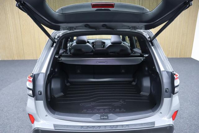 Subaru FORESTER 2.0i e-BOXER Premium Black | First Edition | Panoramadak | Leder | Adaptive-cruise | Navigatie | Apple Carplay & Android Auto | Elek. Achterklep | Keyless | Navigatie | Rondomzicht Camera | Dodehoekdetectie