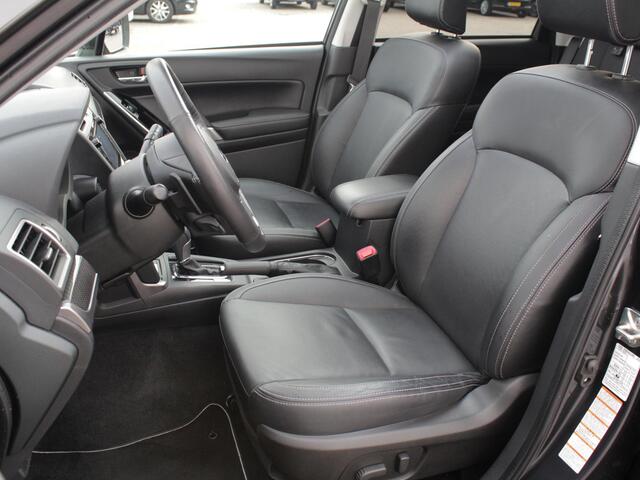 Subaru FORESTER 2.0 Premium | Adap. Cruise | Leder| Panodak | Trekhaak