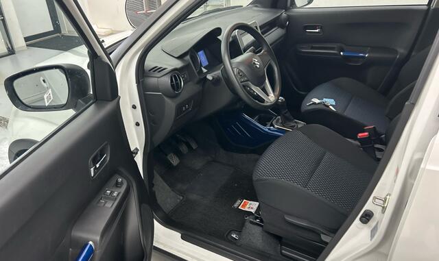 Suzuki IGNIS 1.2 Smart Hybrid Style Stoelverwarming/Achteruitrijcamera.